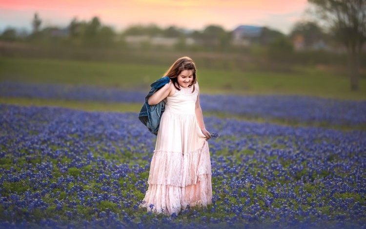 Start Booking Your Bluebonnet Photo Session in Houston Today
