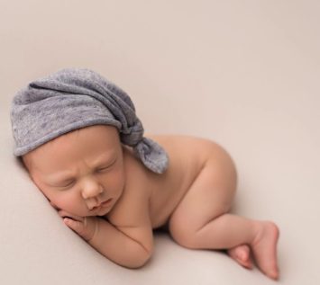 Newborn photographer in The Woodlands, TX