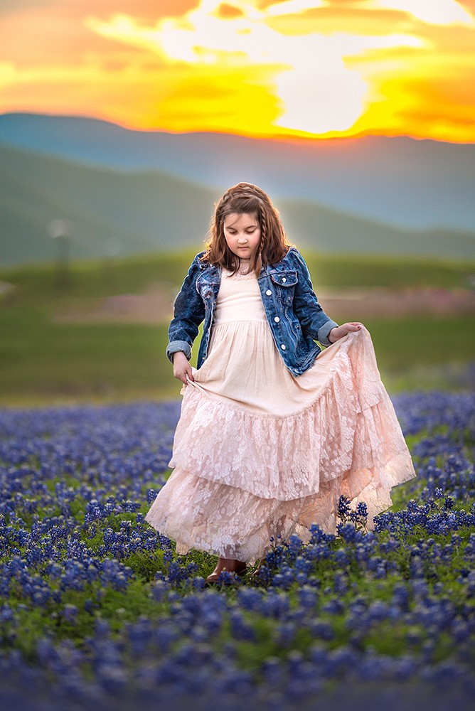 Family photo session Houston Spring bluebonnet photos